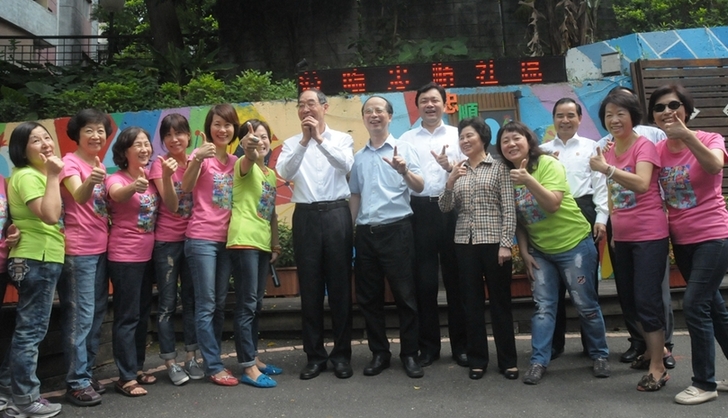 尤權走訪臺北忠順社區(qū) 對社區(qū)建設經(jīng)驗連連稱贊
