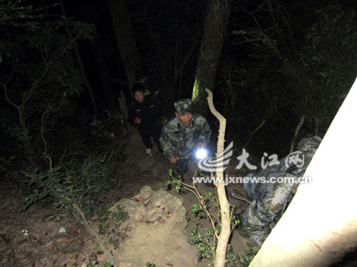 6名女大學(xué)生進山游玩迷路民警15小時成功搜救