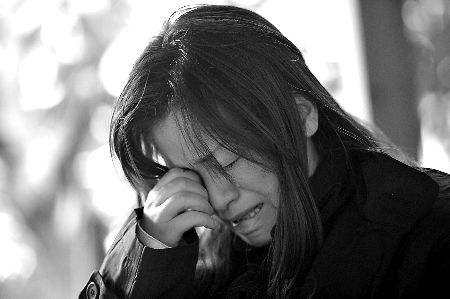 昨日，綦江，張秀莉說(shuō)起自己的遭遇，禁不住失聲痛哭。 記者 張路